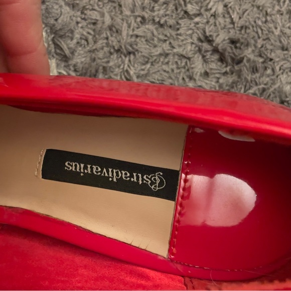Stradivarius size 37 bright red patent leather kitten heel pumps - Picture 5 of 11